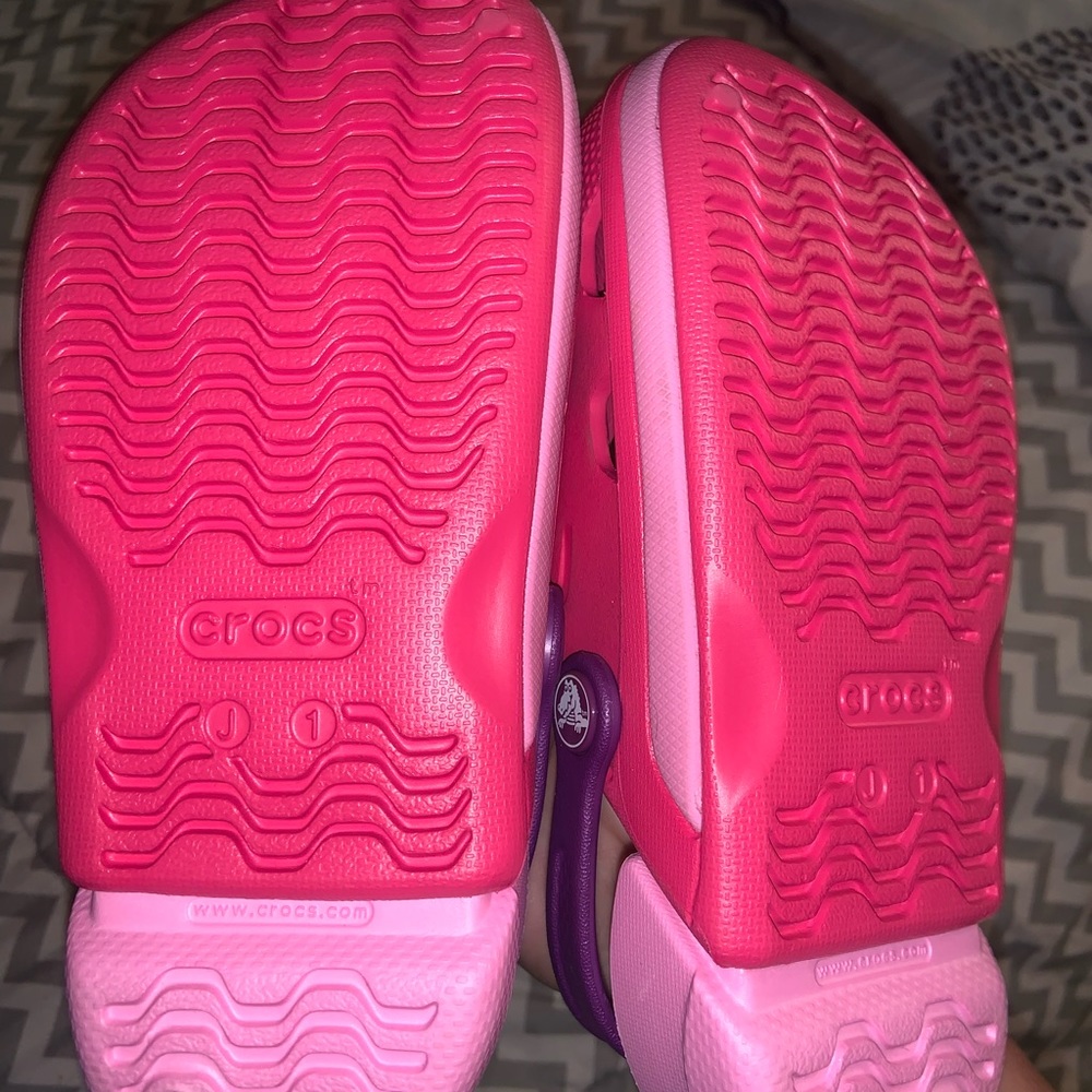 Girls crocs